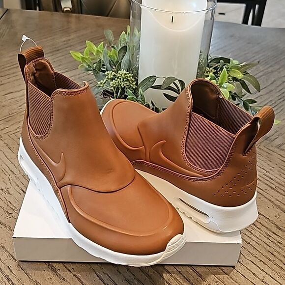 Nike Shoes - Nike Air Max NEW size 7 NWOT brown leather